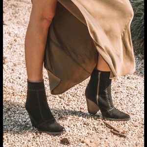 Spell “zephyr” boots.